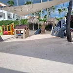 Villa Blanca Beach Club
